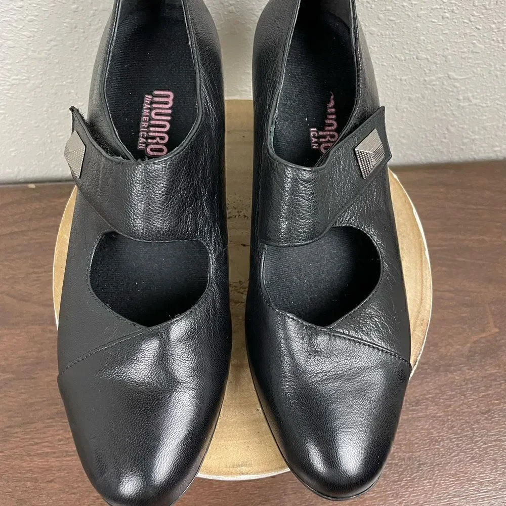 Munro American Blck Rubber Sole Heels Size 7.5 M EUC